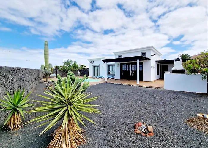 Casa Vacacional Anna, Piscina Privada Climatizada *